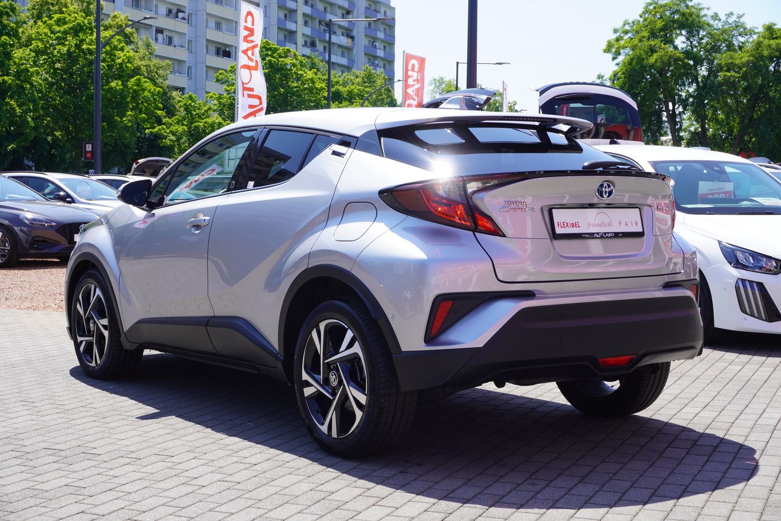 Toyota C-HR 1.8 Hybrid - Samsaru's Car Outlet