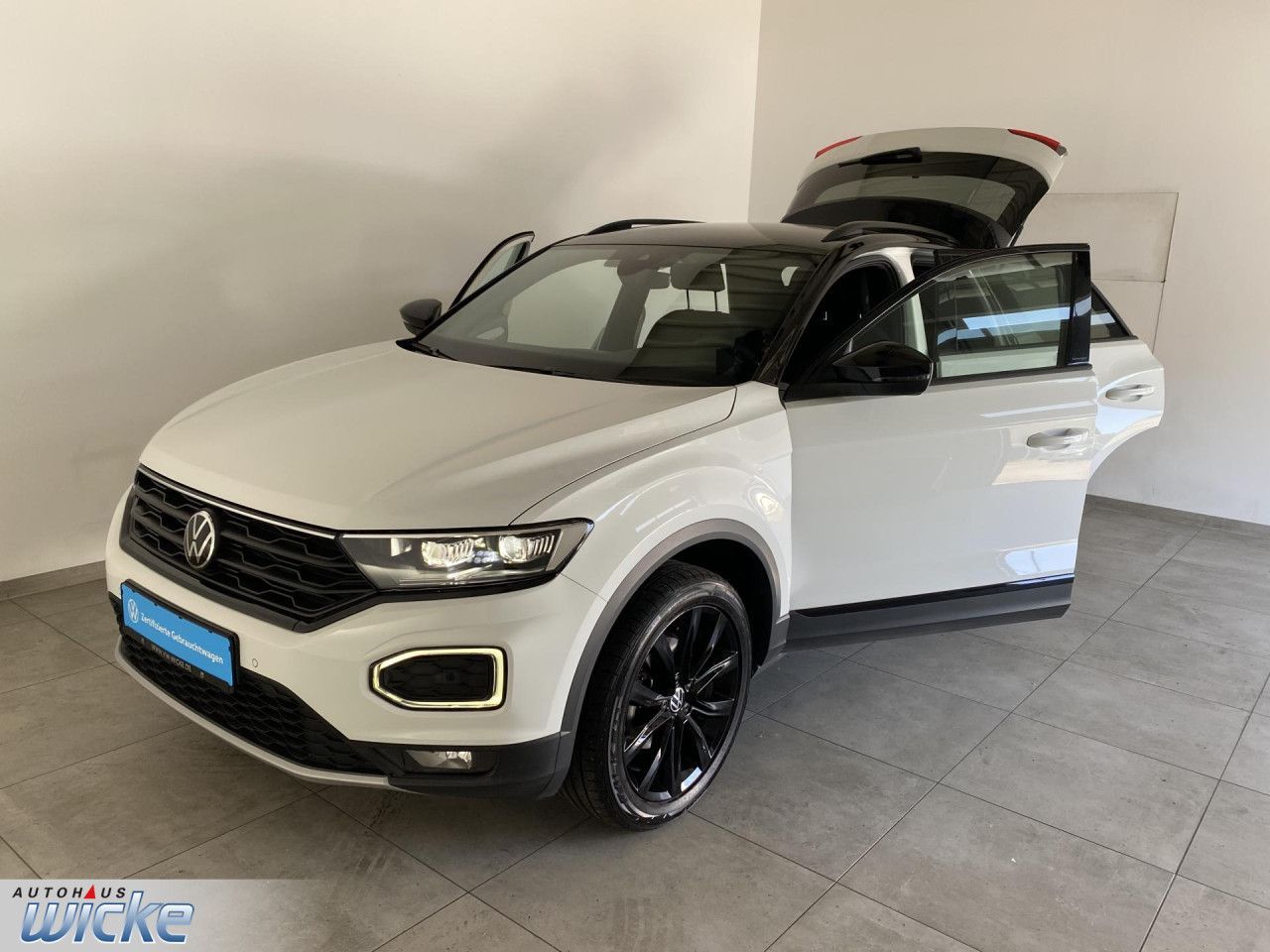 Volkswagen T-Roc 1.5 TSI Style - Samsaru's Car Outlet