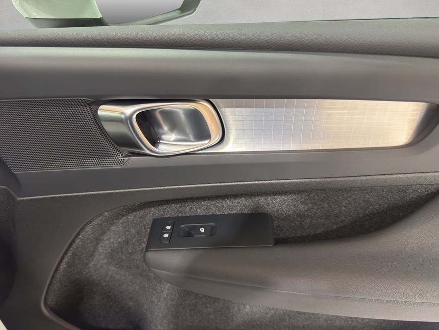 Volvo XC40 B3 B DKG Core*LED*DAB*AHK*