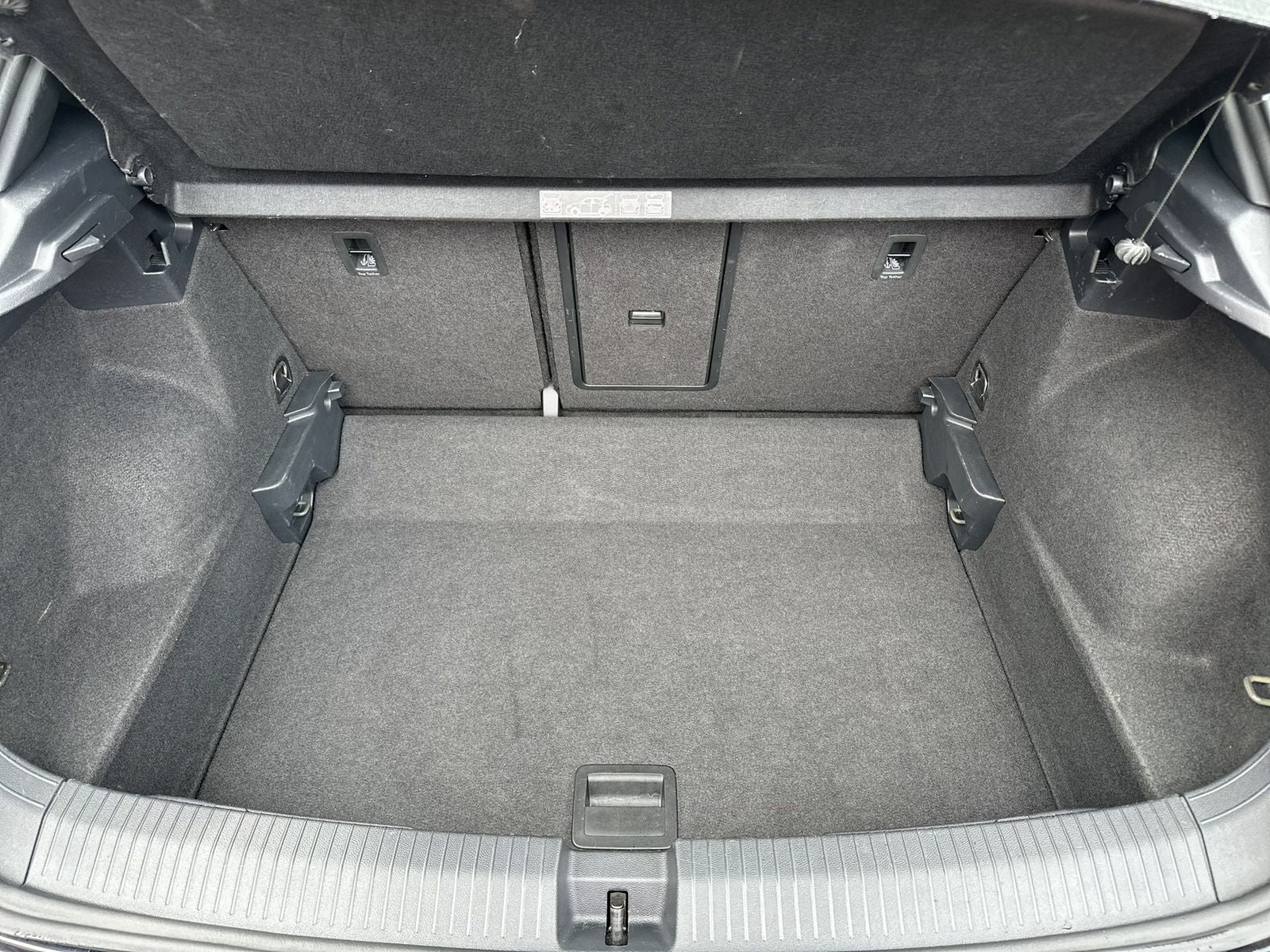Volkswagen T-Roc 2.0 TDI United - Samsaru's Car Outlet