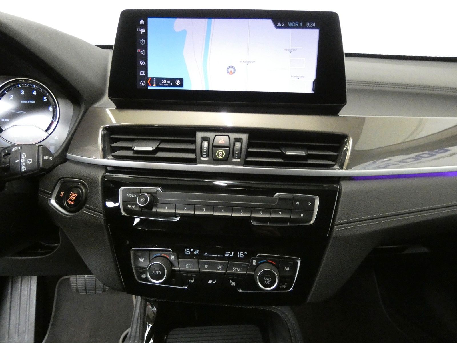 BMW X1 xDrive 20 i xLine - Samsaru's Car Outlet