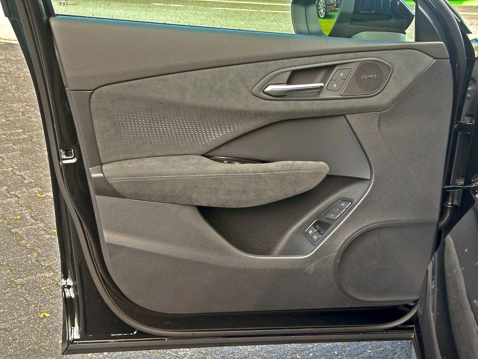 Audi Q3 SUV e-hybrid AHK S-LINE PANO TECH PRO MATRIX