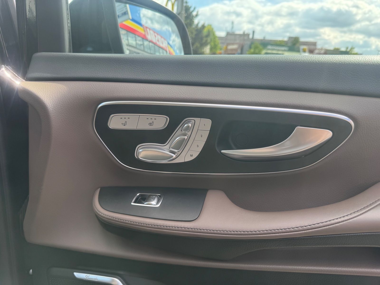 Mercedes-Benz V 250 d EXCLUSIVE EDITION - Samsaru's Car Outlet