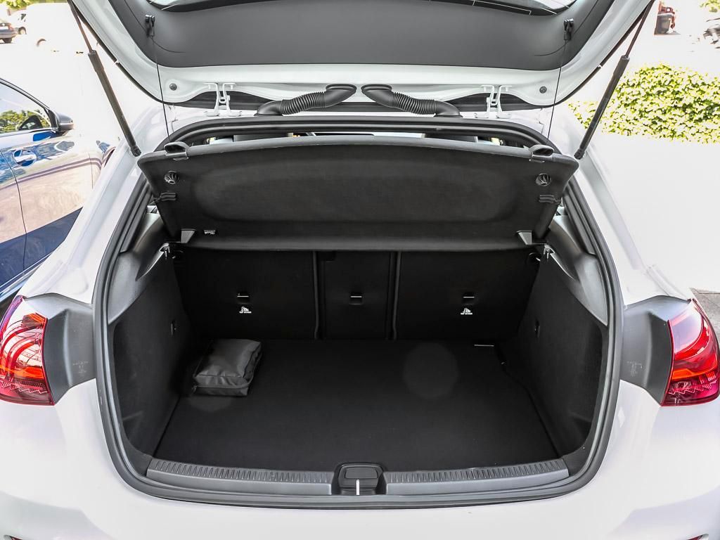 Mercedes-Benz A 180 Progressive - Samsaru's Car Outlet