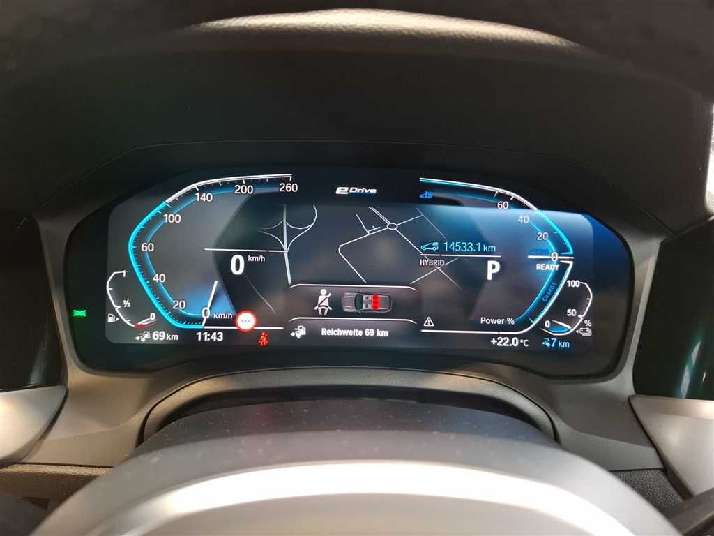 BMW 330e Touring Advantage Steptronic - Samsaru's Car Outlet