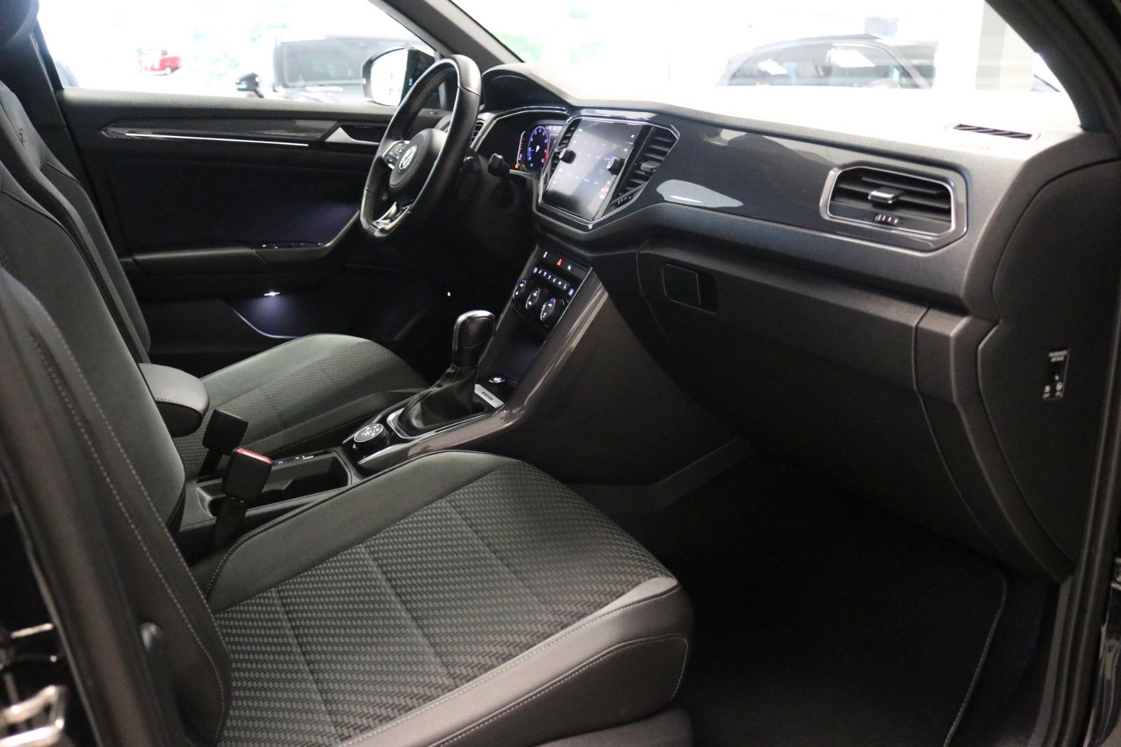Volkswagen T-Roc Sport 4M R-Line - Samsaru's Car Outlet