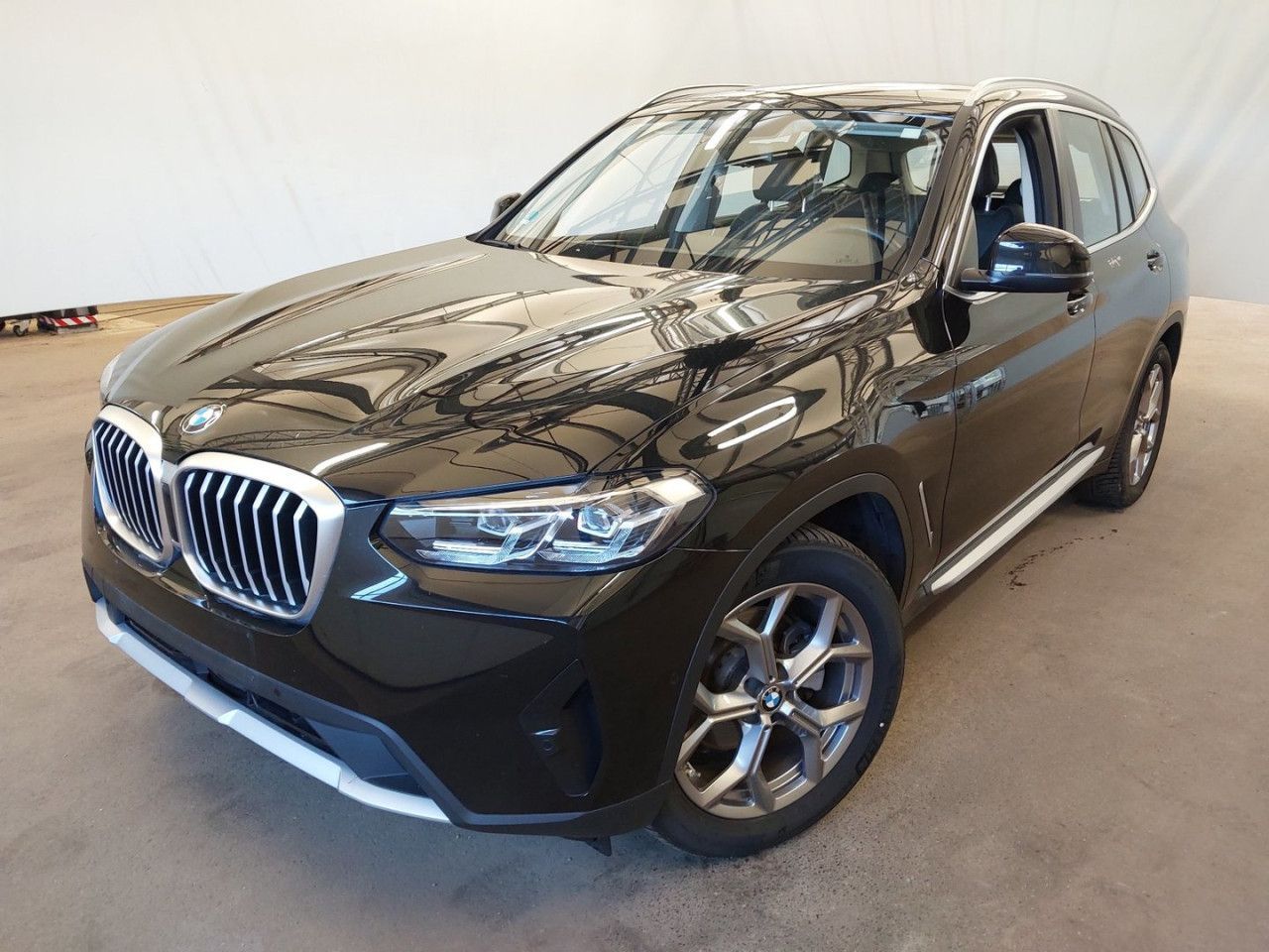 BMW X3 xDrive20i - Samsaru's Car Outlet