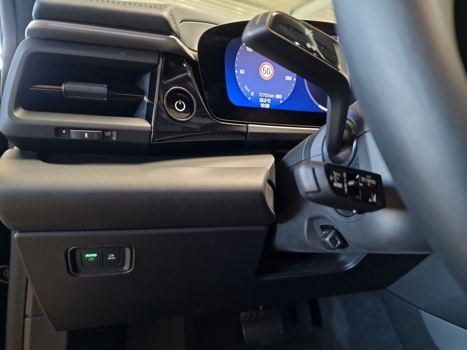 Porsche Macan 4 - Samsaru's Car Outlet