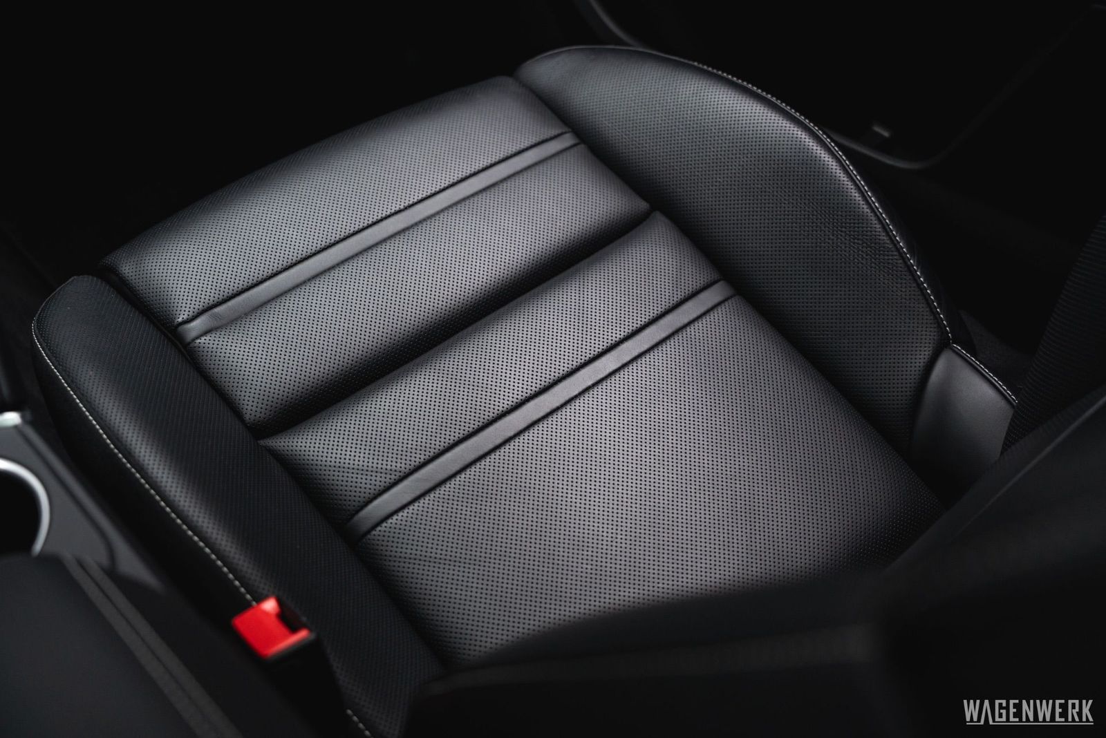 Porsche Cayenne Coupé Turbo S E-Hybrid MASSAGE AHV INNOD
