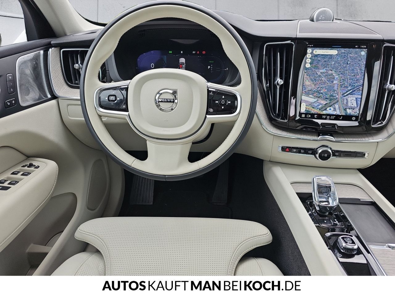 Volvo XC60 T6 AWD Plug-in Hybrid Ultra - Samsaru's Car Outlet