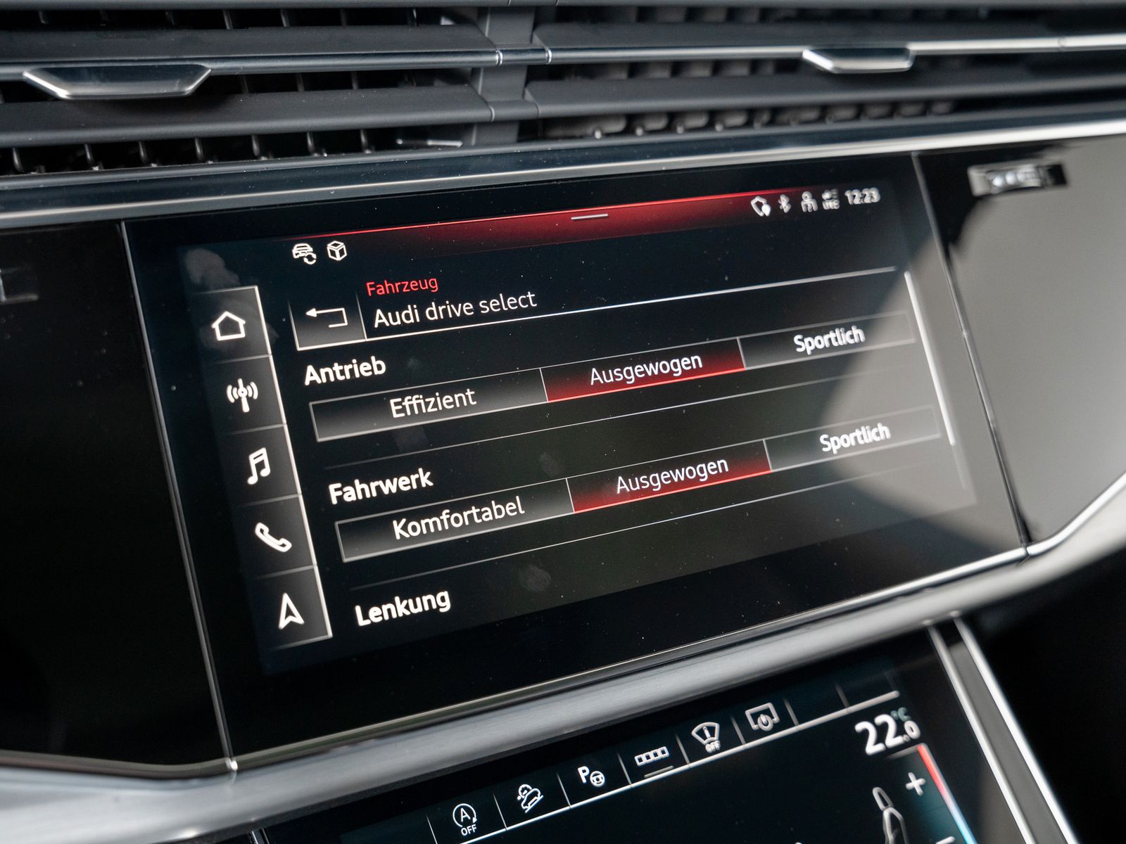 Audi Q7 SUV S line S line 50 TDI quattro 210(286) tip