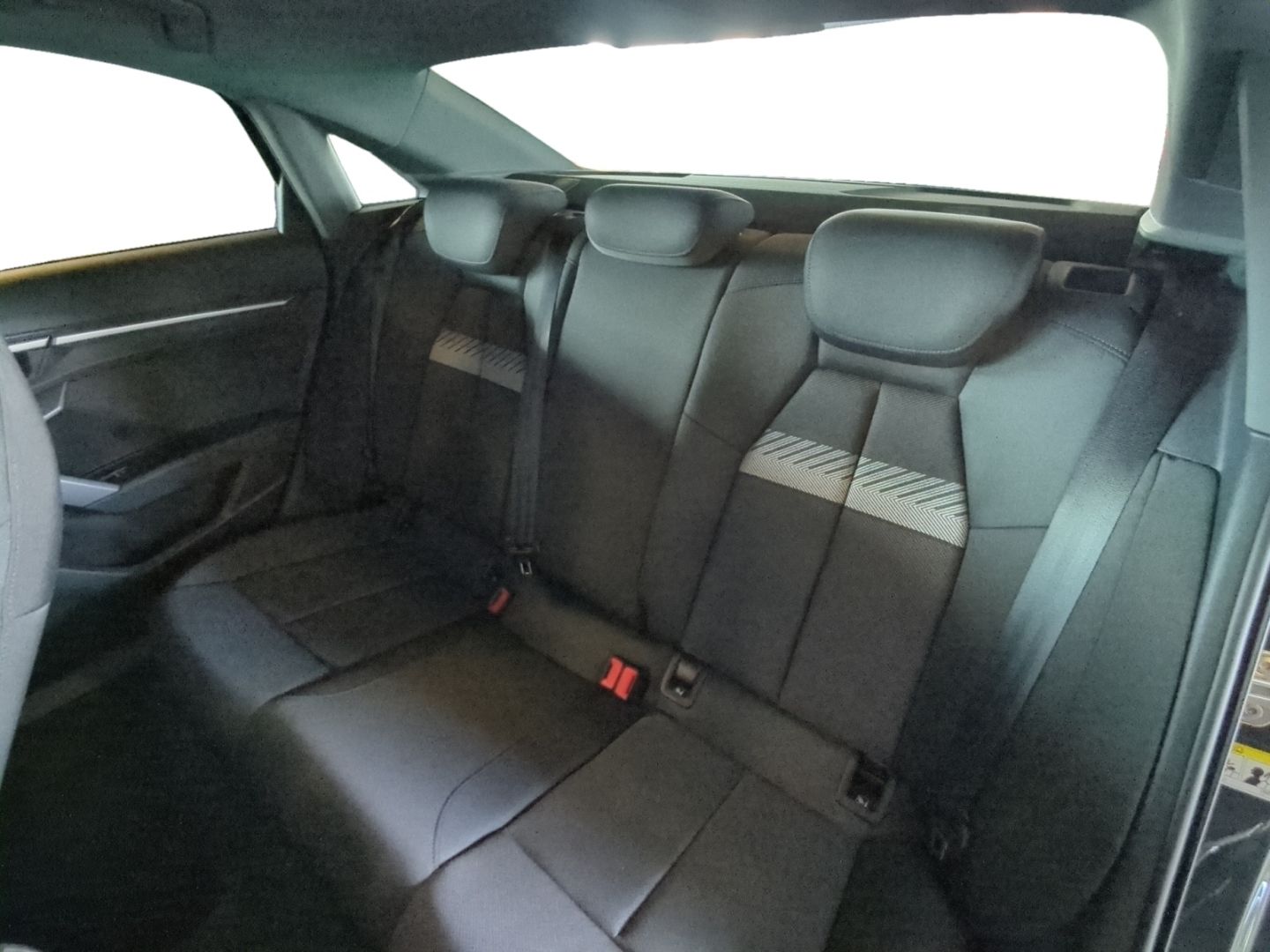 Audi A3 Limousine 30 TFSI S tronic advanced - Samsaru's Car Outlet