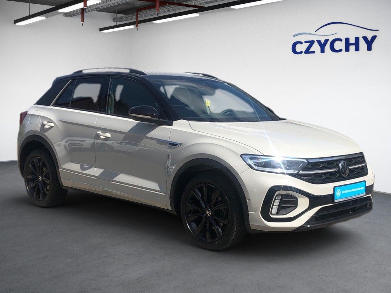 Volkswagen T-Roc 2.0 l TDI DSG R-Line+ - Samsaru's Car Outlet