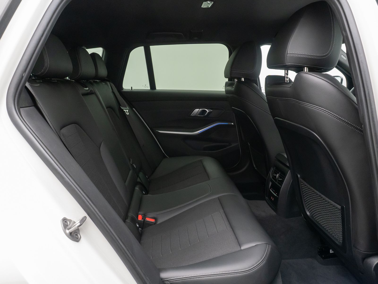 BMW 330i Sport Line - Samsaru's Car Outlet