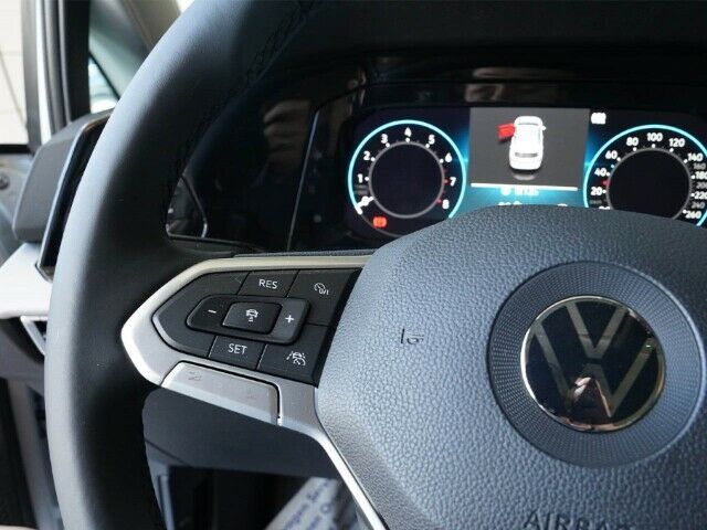 Volkswagen Golf VIII Life - Samsaru's Car Outlet