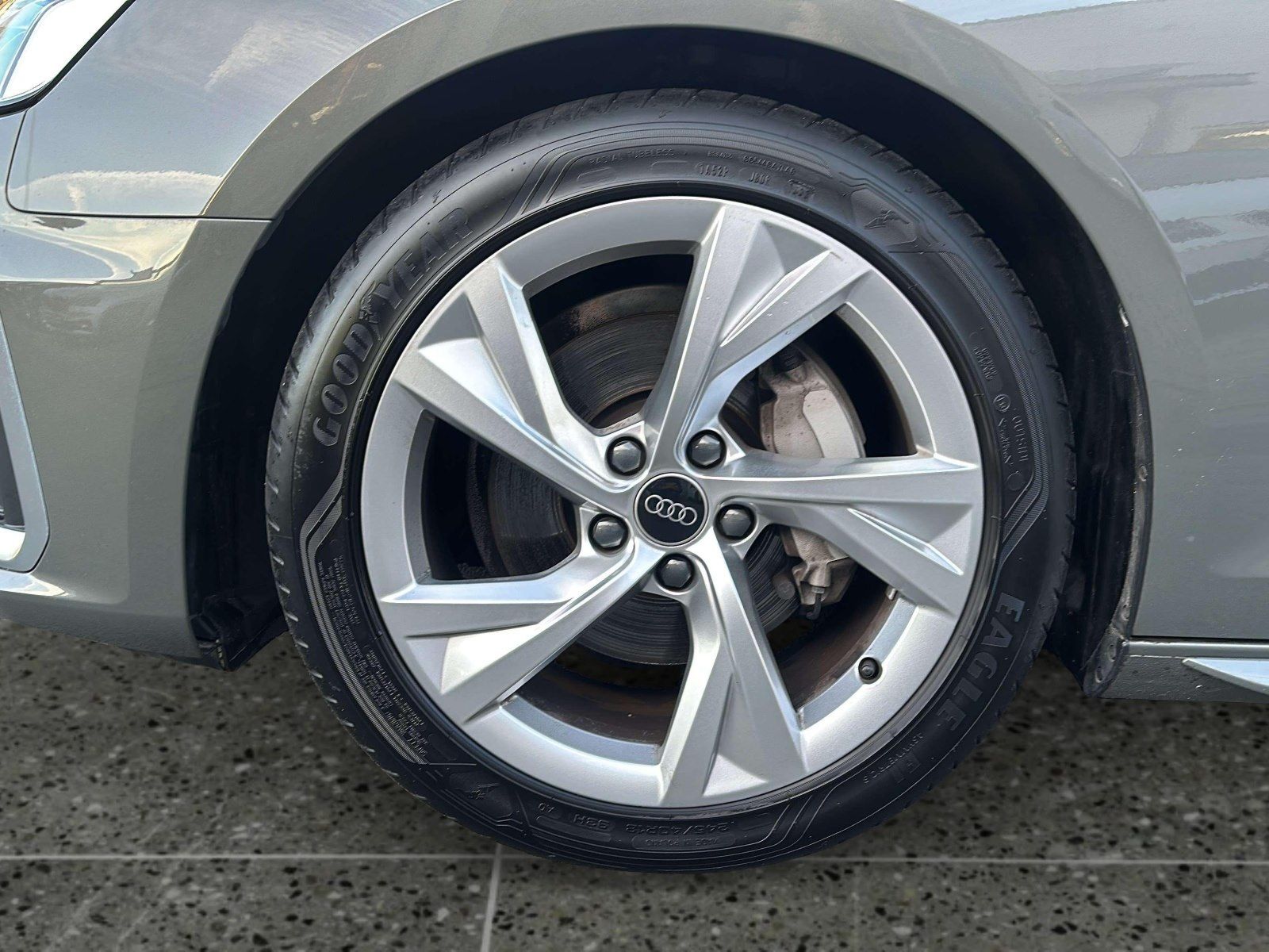 Audi A4 40 TDI AVANT S LINE - Samsaru's Car Outlet