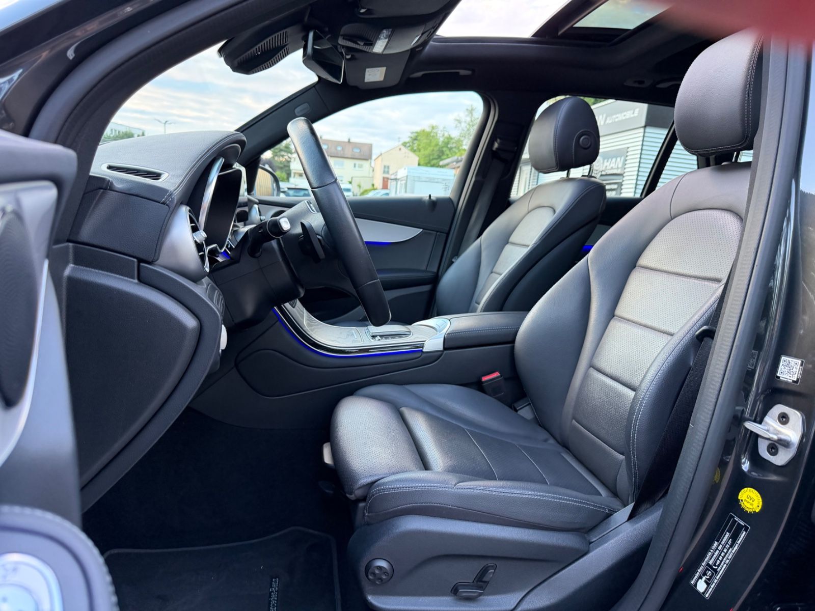 Mercedes-Benz GLC 300 d 4Matic *Exclusive+Head-up+Pano+AHK*