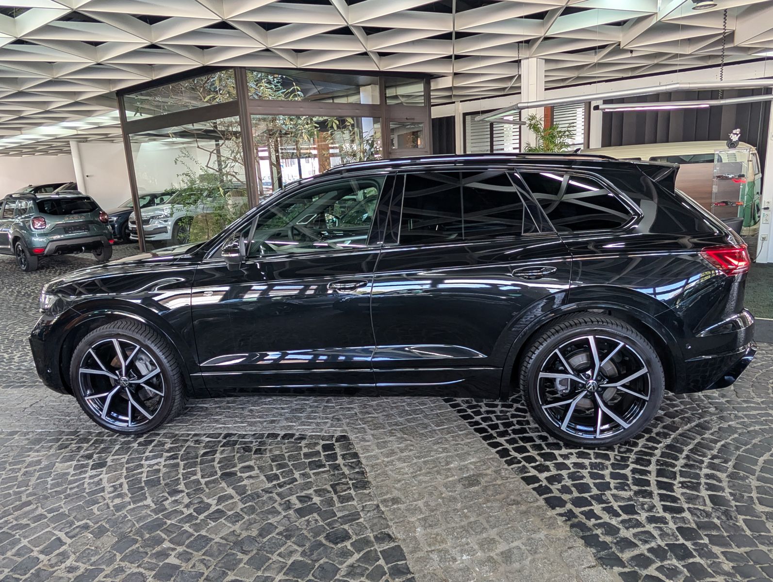 Volkswagen Touareg 3.0TDI 4M R-Line VOLL Black 22" UPE 114T