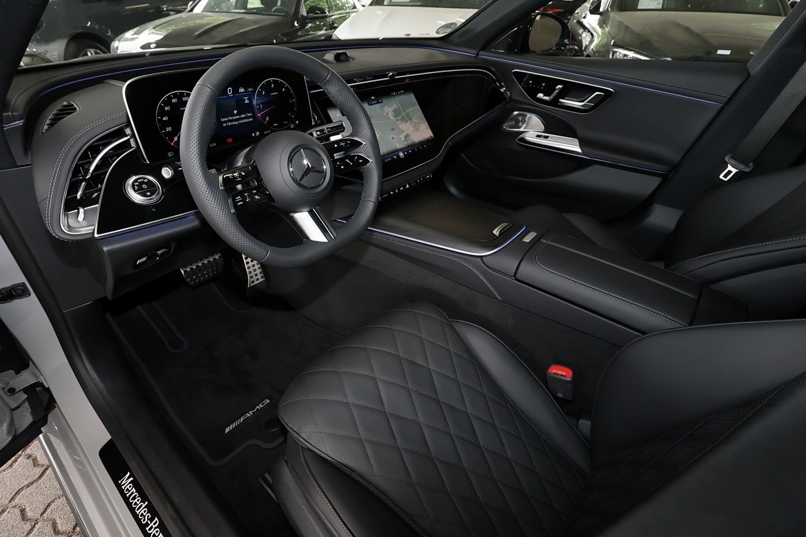 Mercedes-Benz E 450 d 4M T AMG MBUX+360°+DIG-LED+Pano+AHK+Nigh