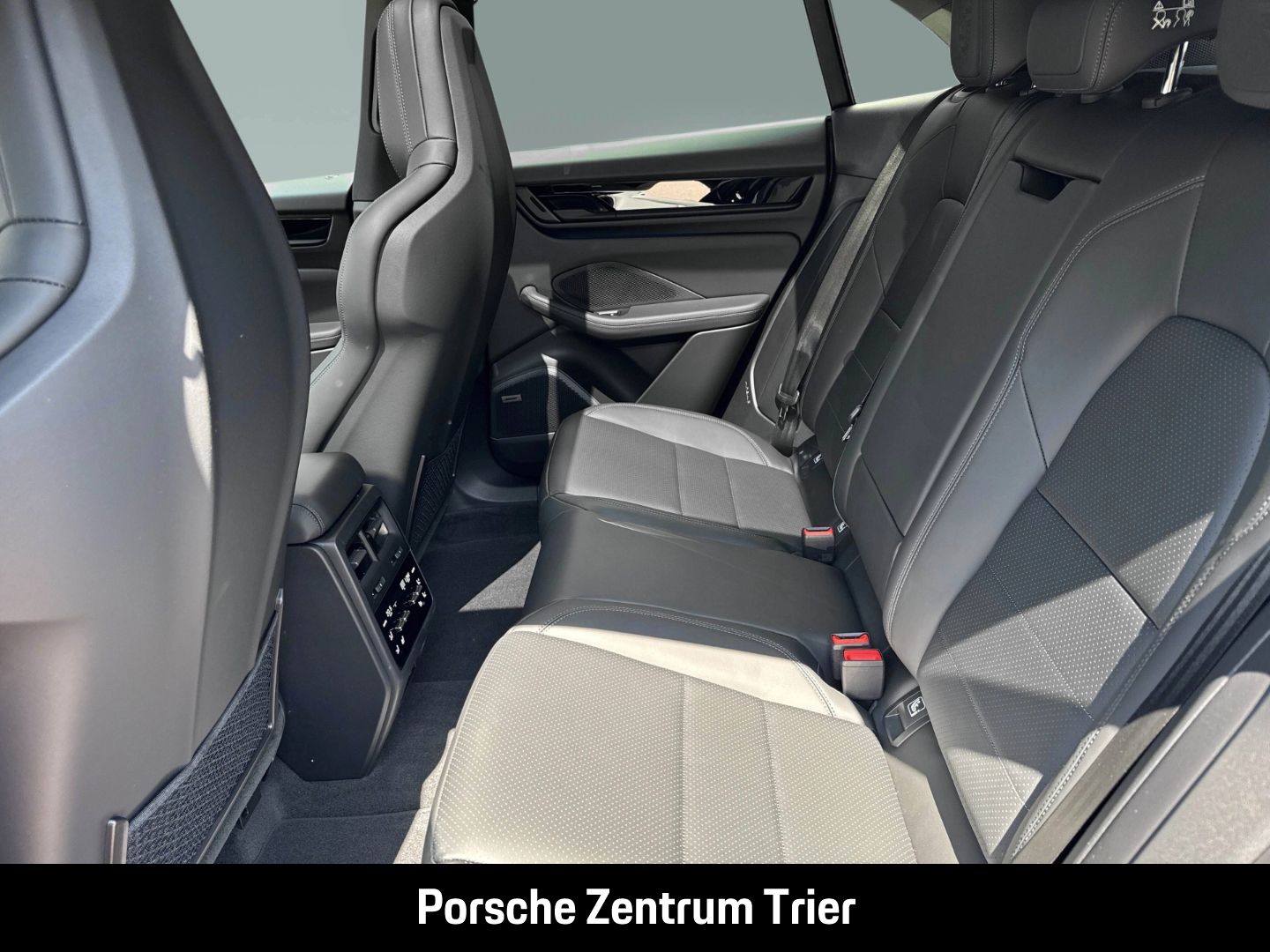 Porsche Macan 4 BOSE Panoramadach Luftfederung InnoDrive