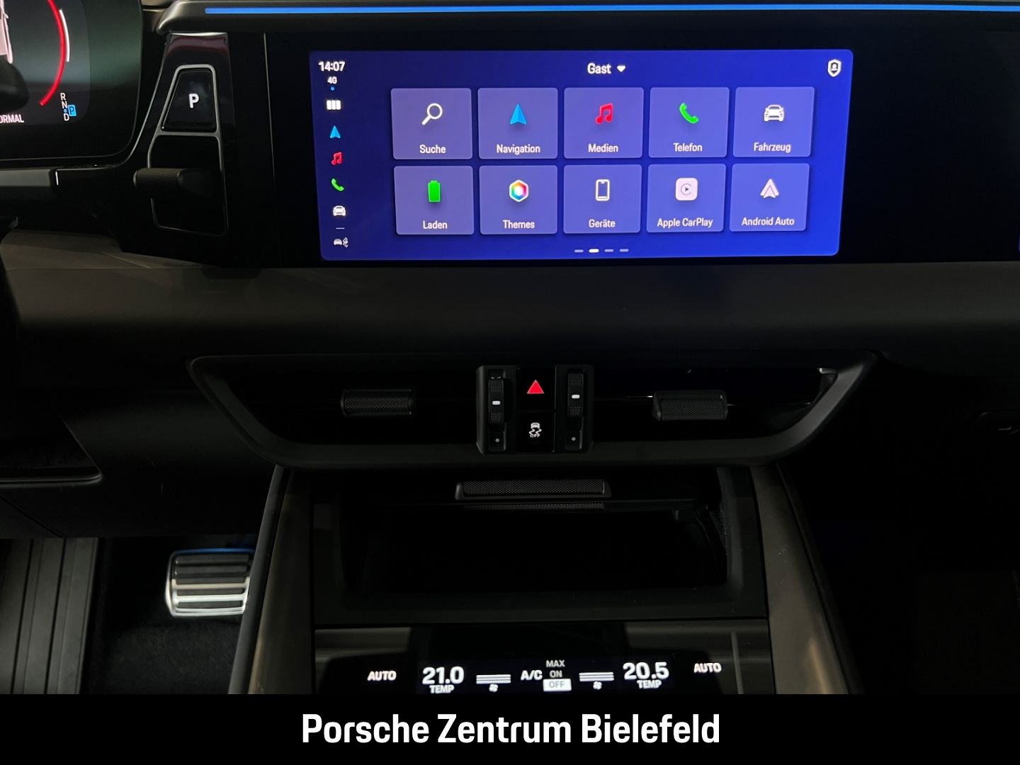Porsche Macan Turbo Burmester Luftfederung Panoramadach