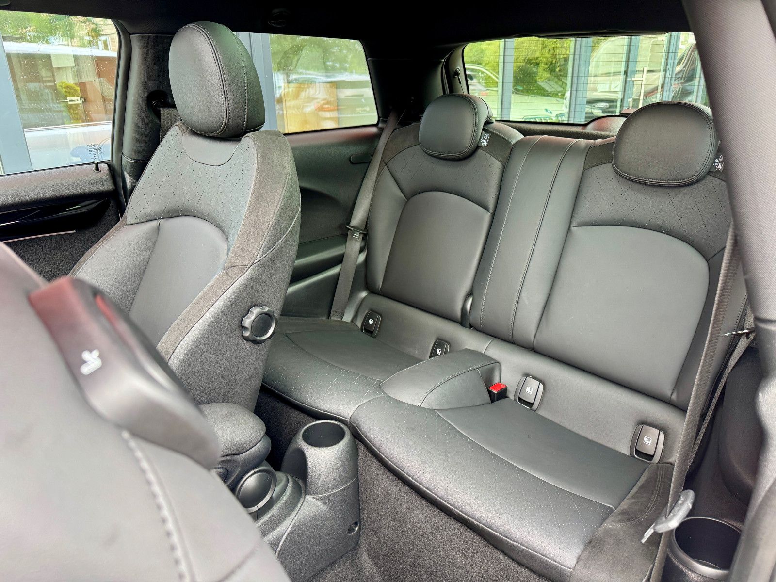 MINI COOPER SE Electric - Samsaru's Car Outlet
