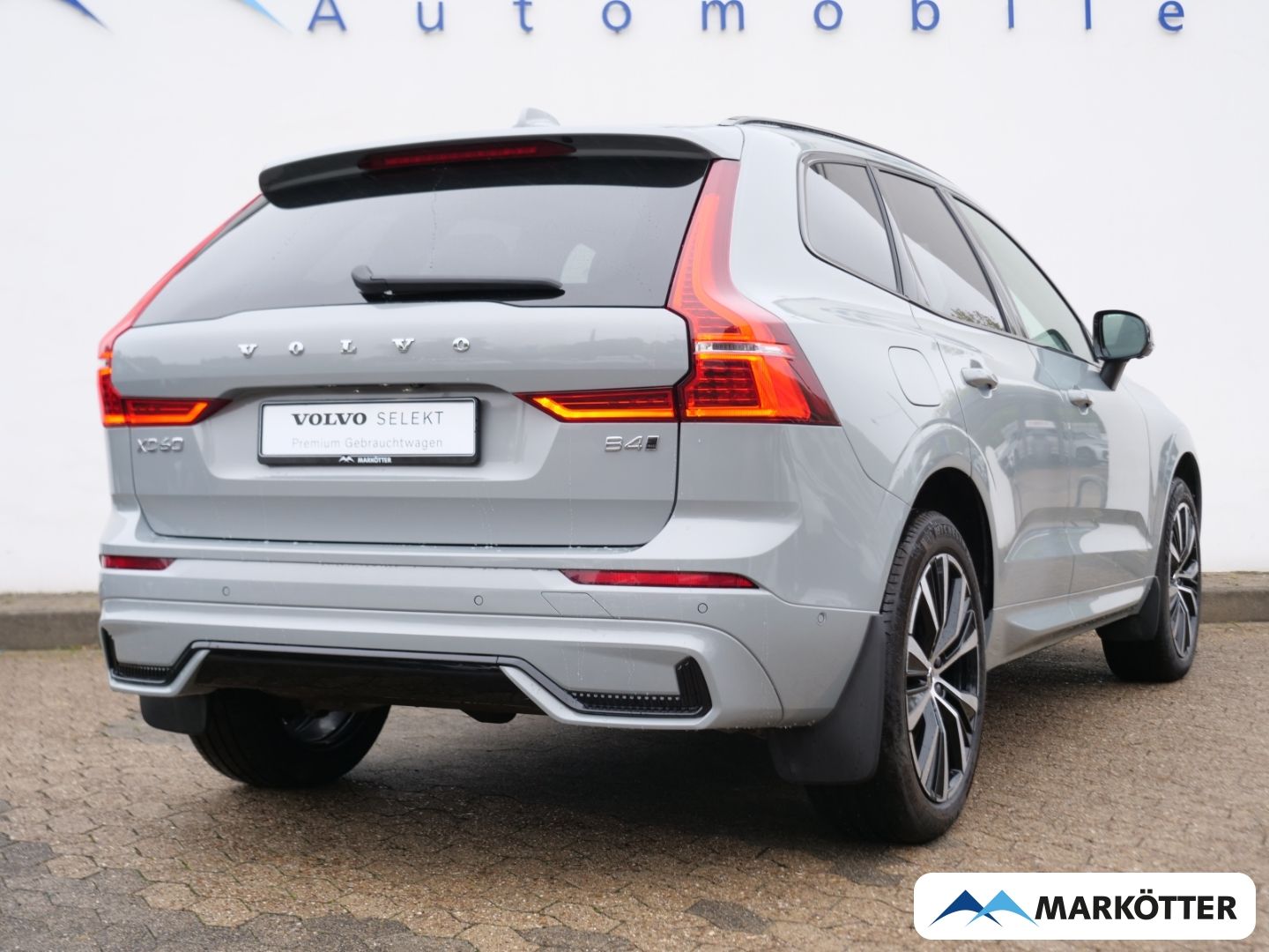 Volvo XC60 B4 AWD Plus Dark AHK/360CAM/Google