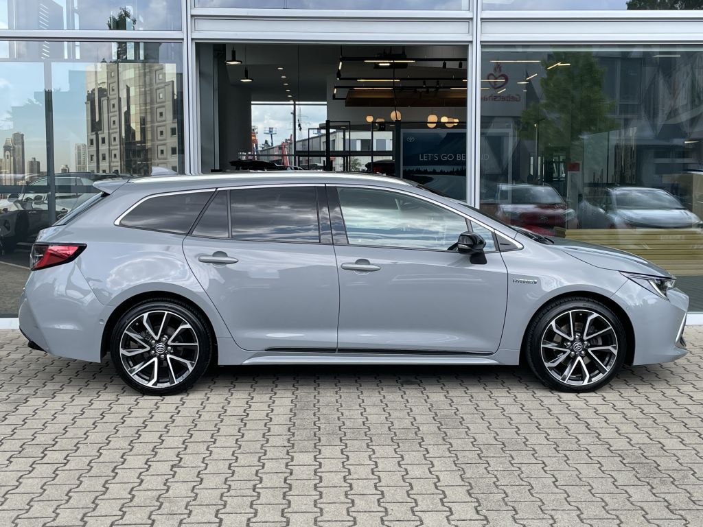 Toyota Corolla 2.0 Hybrid Touring Sports Lounge - Samsaru's Car Outlet