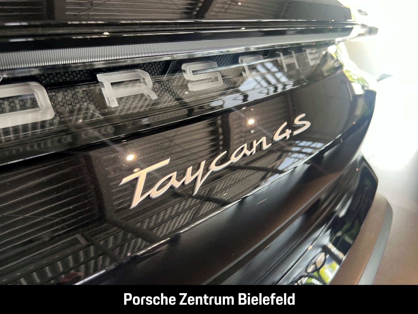 Porsche Taycan 4S Cross Turismo Panoramadach LED-Matrix
