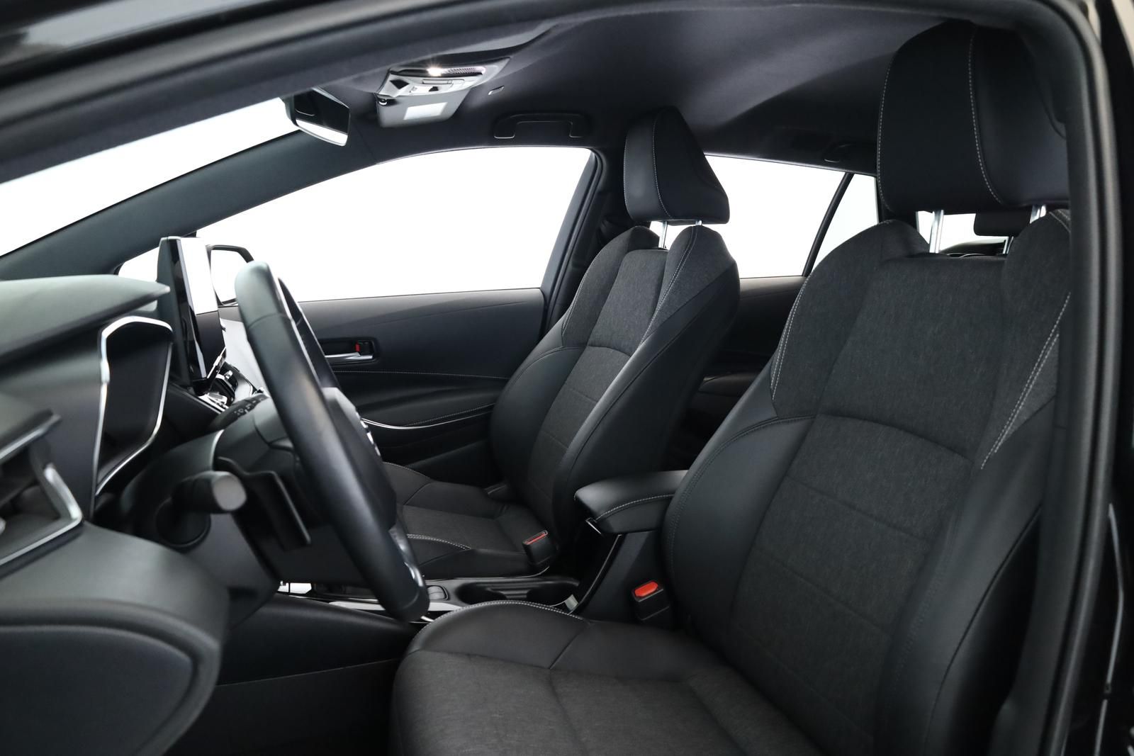 Toyota Corolla Touring Sports 2.0 CVT Team D Navi Kam