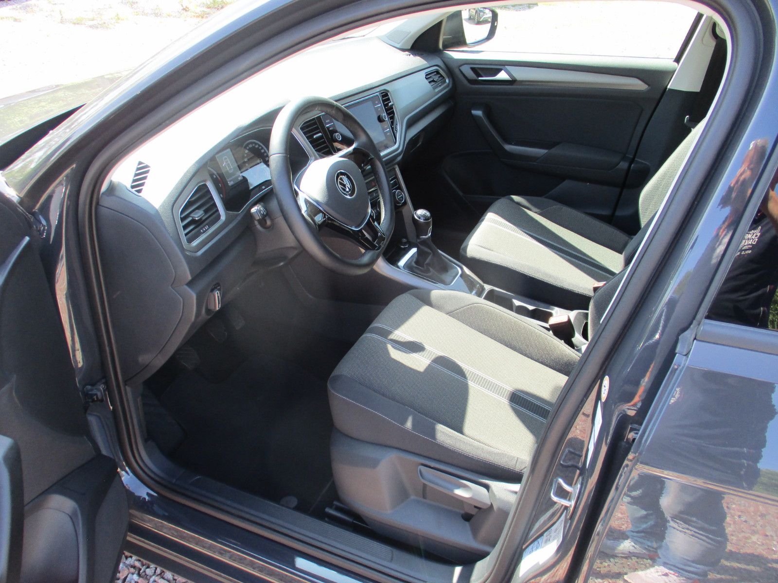 Volkswagen T-Roc 1.0 TSI Style - Samsaru's Car Outlet