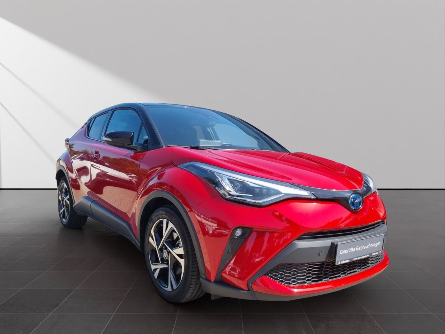 Toyota C-HR 2.0 Hybrid - Samsaru's Car Outlet