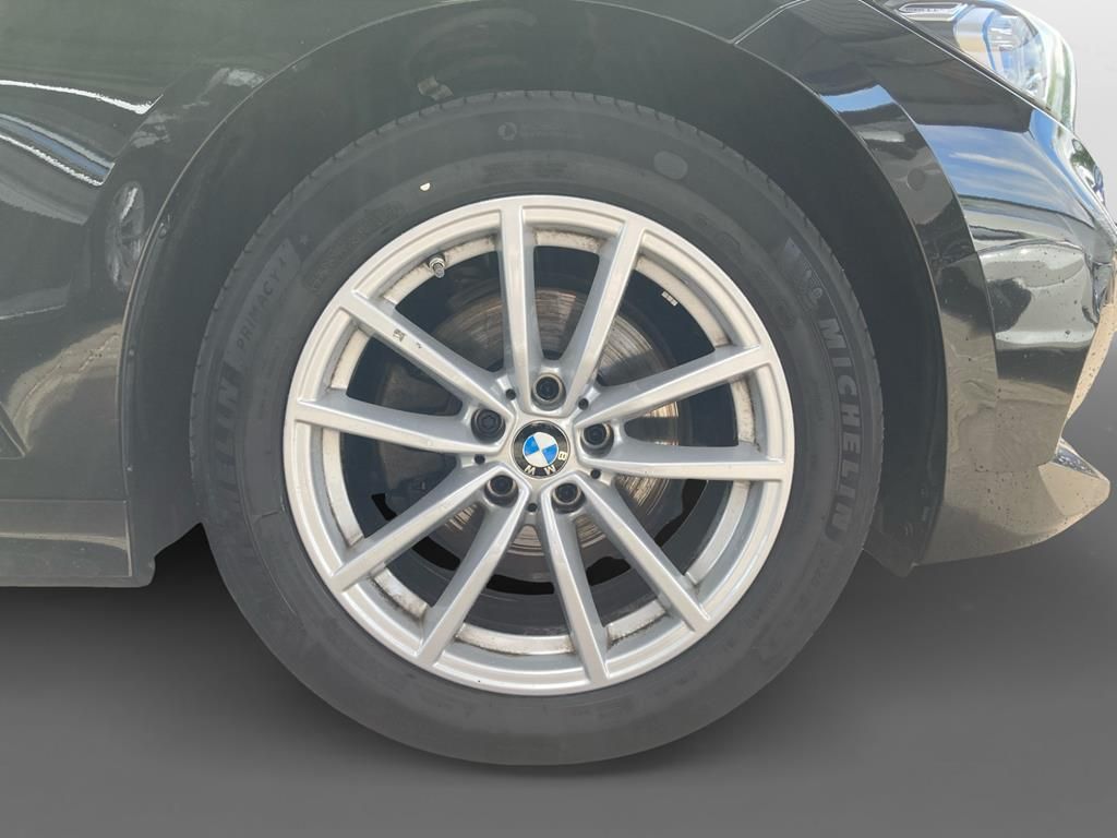 BMW 320d xDrive Innovation - Samsaru's Car Outlet