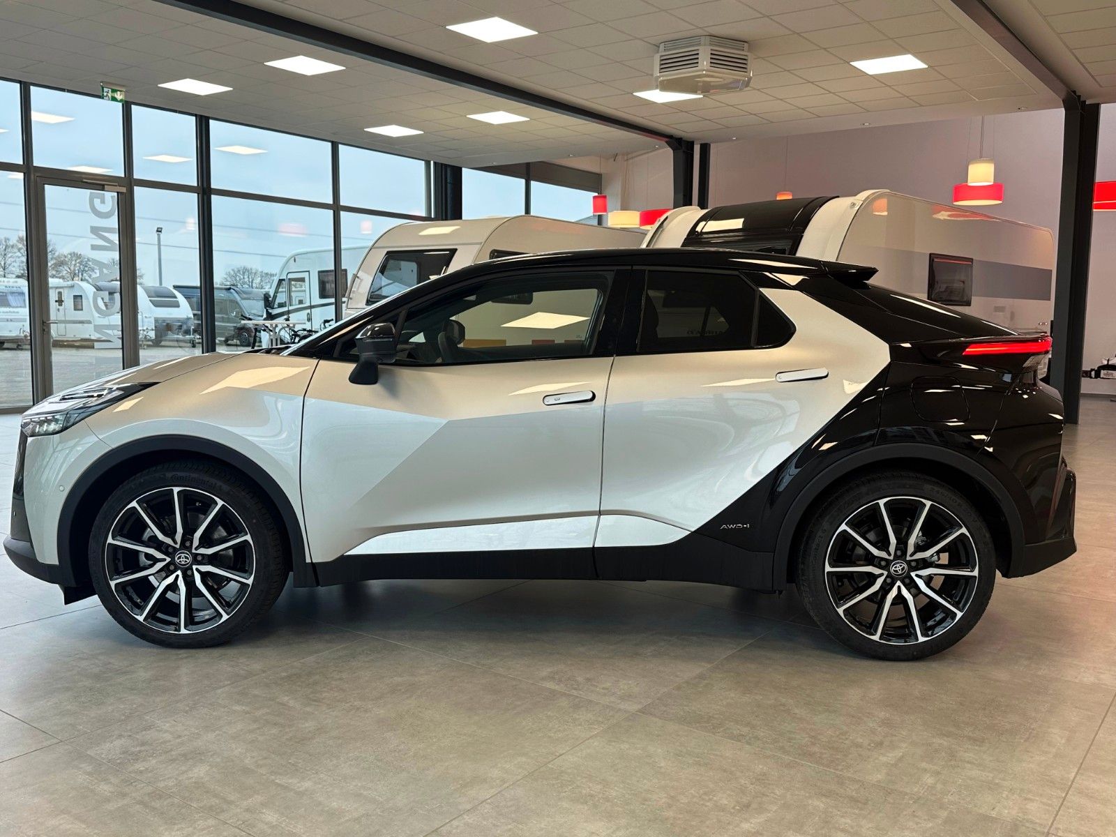 Toyota C-HR HYBRID 2.0 GR SPORT PREMIERE 4x4 SOFORT !