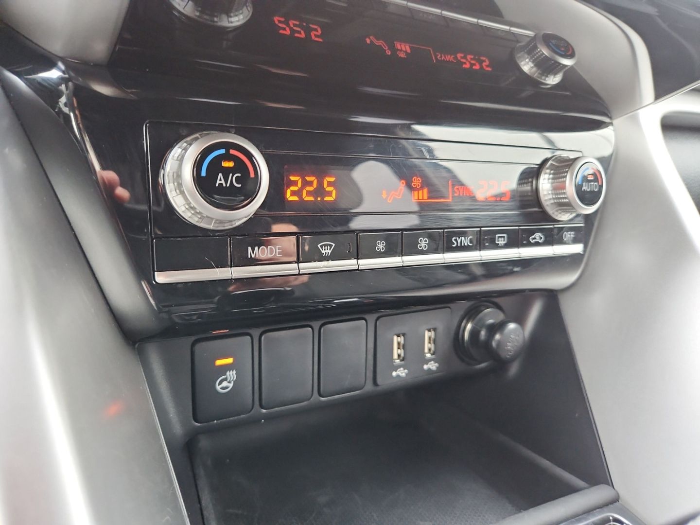 Mitsubishi Eclipse Cross Plug-In Hybrid Select ACC LED