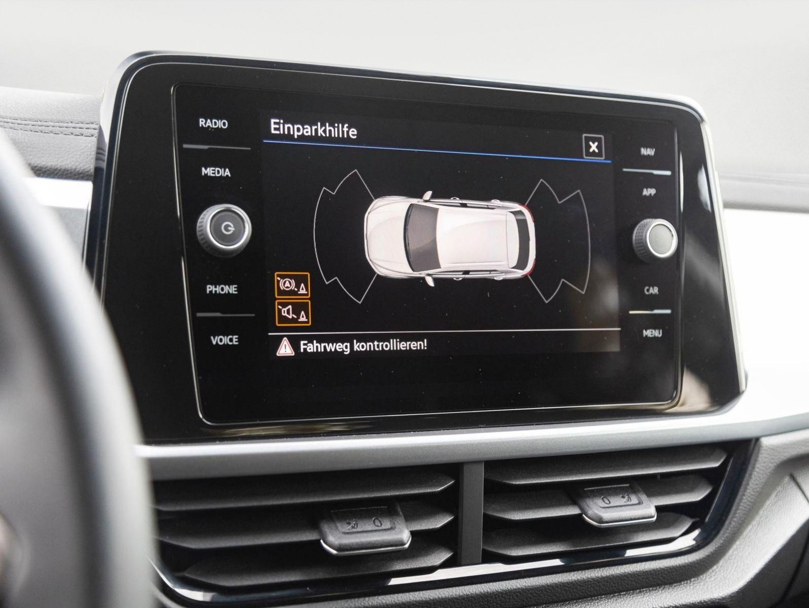 Volkswagen T-Roc 1.0TSI Life - Samsaru's Car Outlet