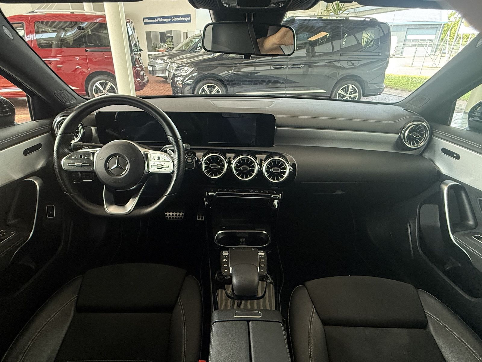 Mercedes-Benz A 250 e AMG-LINE - Samsaru's Car Outlet