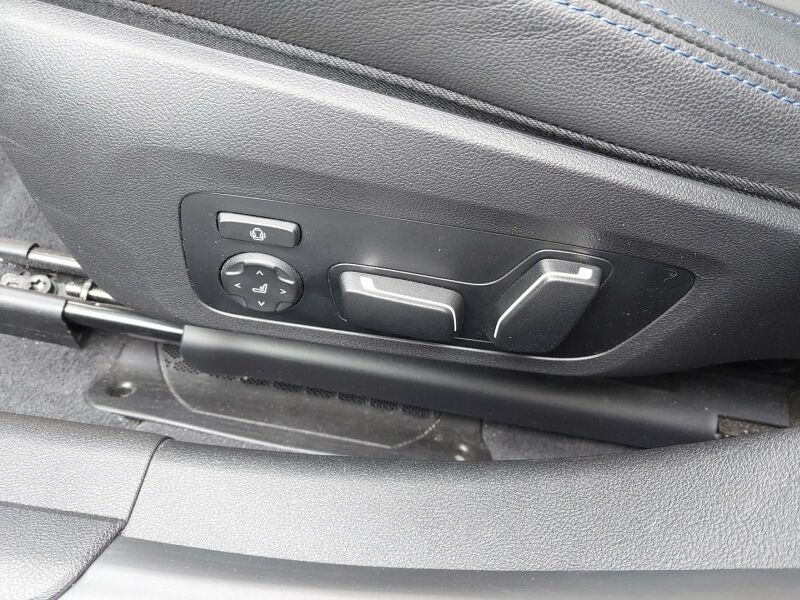BMW 330e Aut. M Sportpaket - Samsaru's Car Outlet