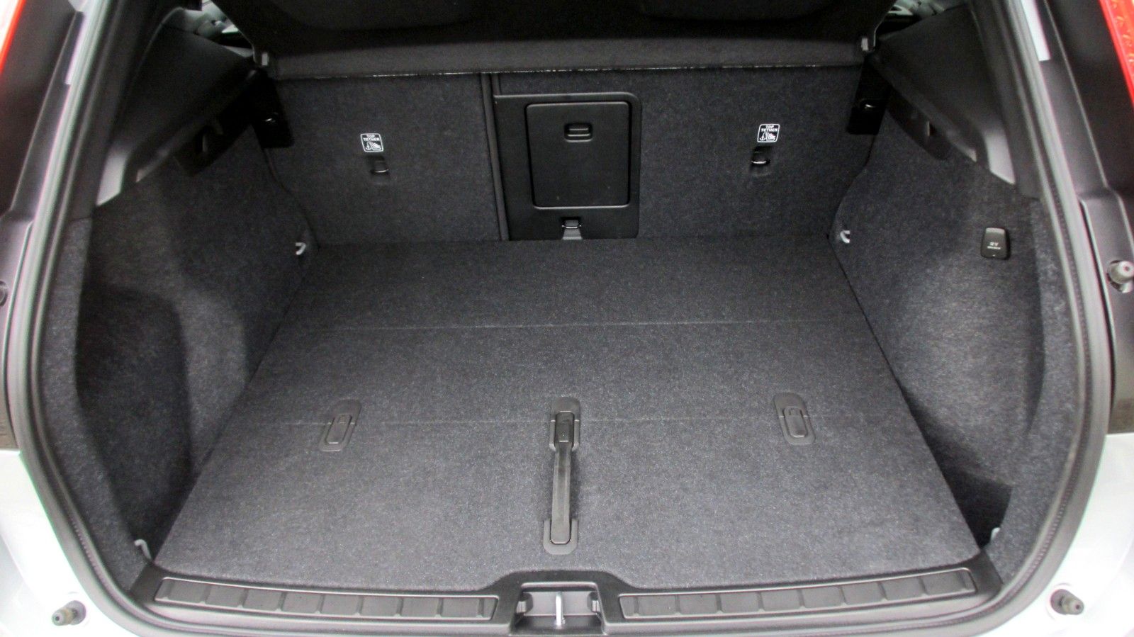 Volvo XC40 B3 Plus Dark 2WD +LEDER+PANO+360°+PIXEL+AHK