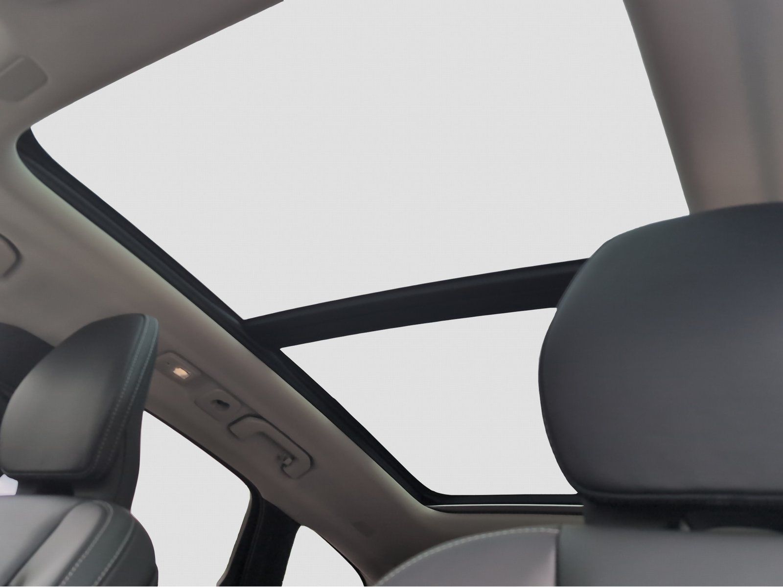 Volvo XC60 T8 AWD Ultra Dark - Samsaru's Car Outlet