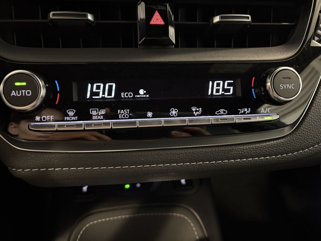 Toyota Corolla 2.0 Hybrid Touring Sports Team Deutschla