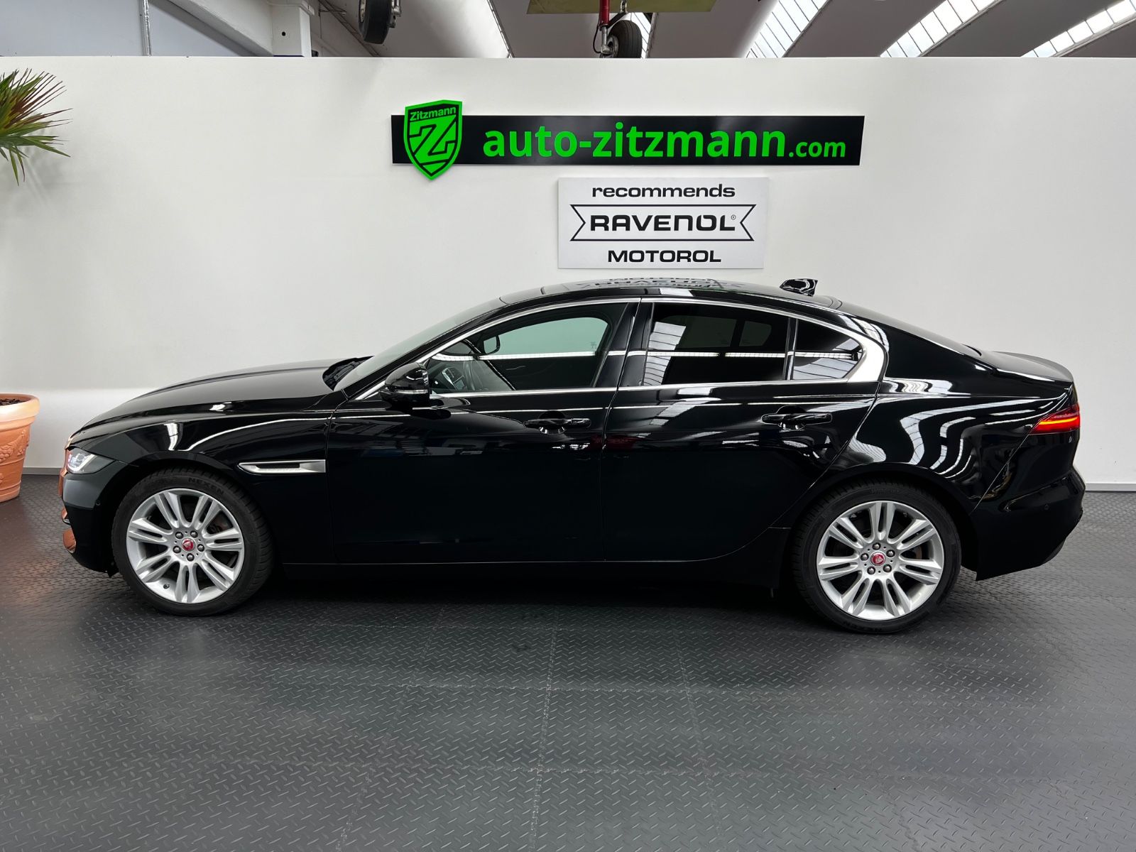 Jaguar XE S  AWD 4x4*LEDER*PANO*LED*NAVI*ACC*360°CAM*