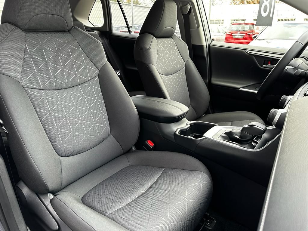 Toyota RAV 4 2.5 Hybrid CVT 4x4 Active - Samsaru's Car Outlet