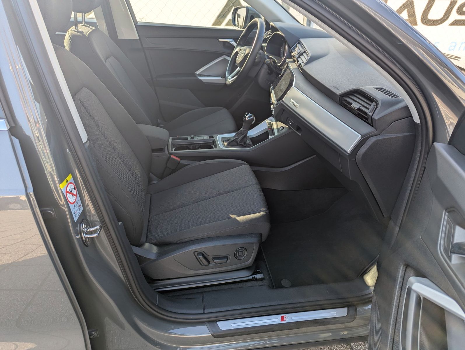 Audi Q3 35 TDI quattro S line - Samsaru's Car Outlet