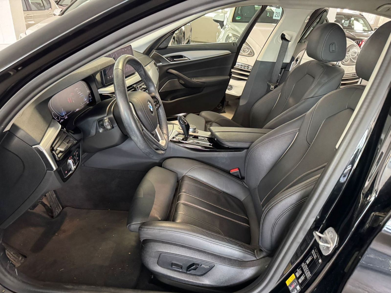 BMW 530 e x Drive H-KARDON/CAM/ACC/WIFI/LED/INDUKTIO