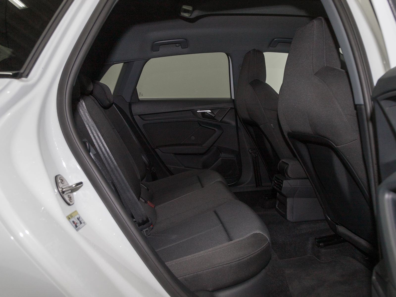 Audi A3 Sportback 45 TFSIe S LINE LM17