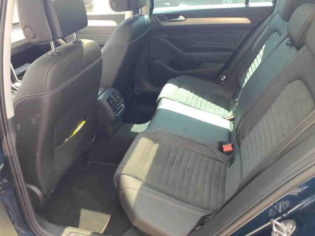 Volkswagen Passat Variant DSG Elegance - Samsaru's Car Outlet
