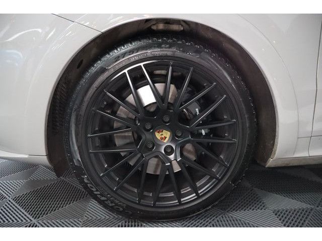 Porsche Cayenne GTS Head-Up Massage Standh. Panorama DAB