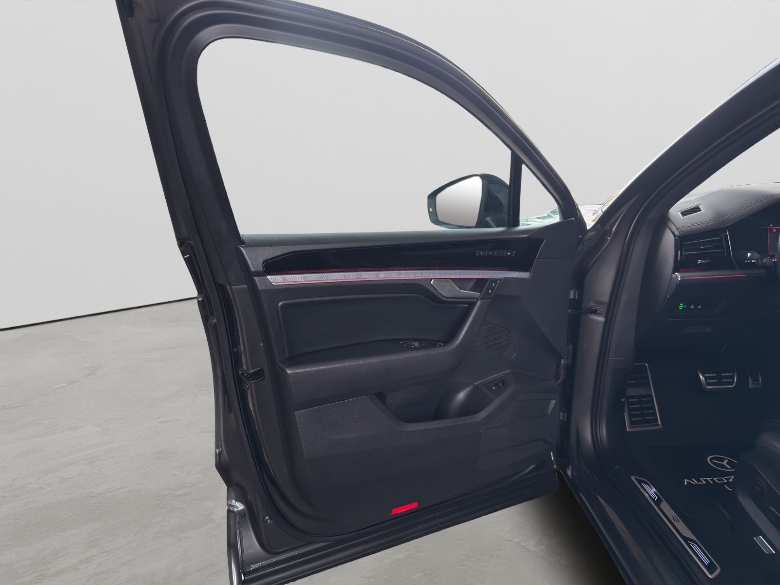 Volkswagen Touareg R-Line 4Motion BLACK/IQ-MATRIX/21"/PANO/