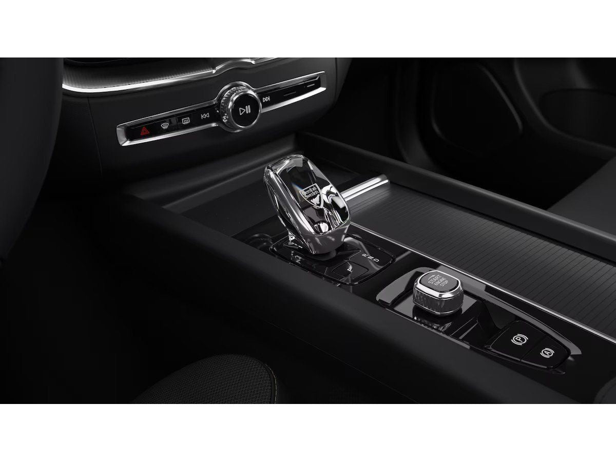 Volvo XC60 B5 Benzin AWD Plus Black - Samsaru's Car Outlet